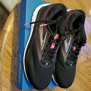 Brooks Women's Addiction 14 Running Shoes